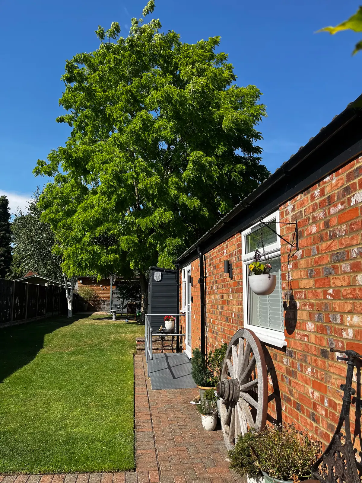Entrance to the Ford Lodge annexe